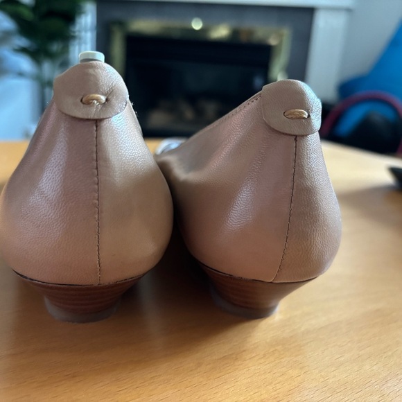 Nine West Tan Flats Classic Design leather size 9 - Picture 4 of 4